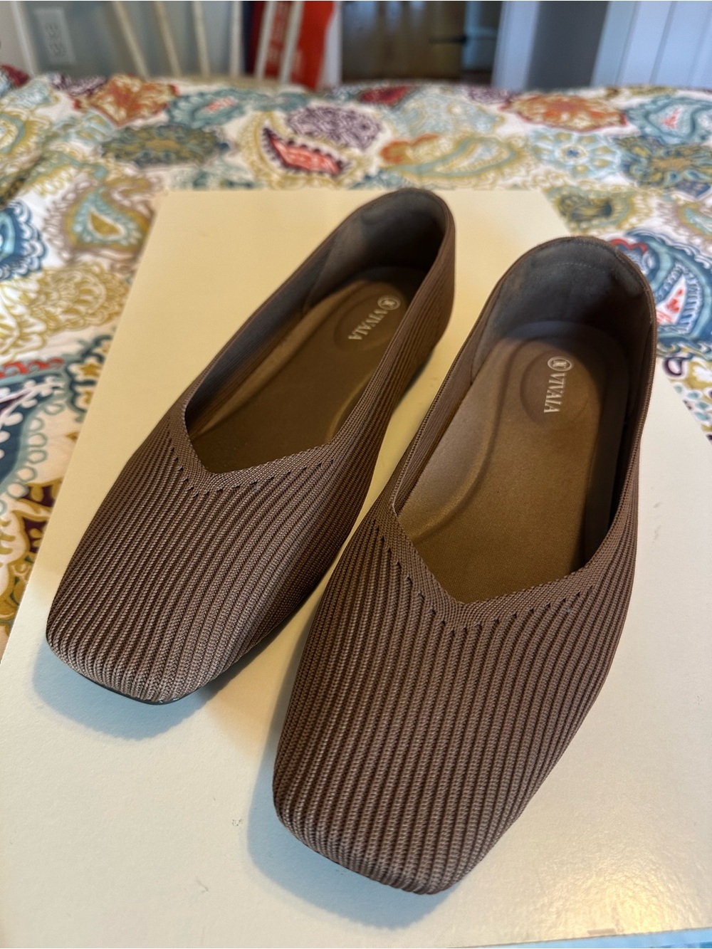 Vivaia Margot Tan Textured Square Toe Ballet Flats Shoes Sz 42